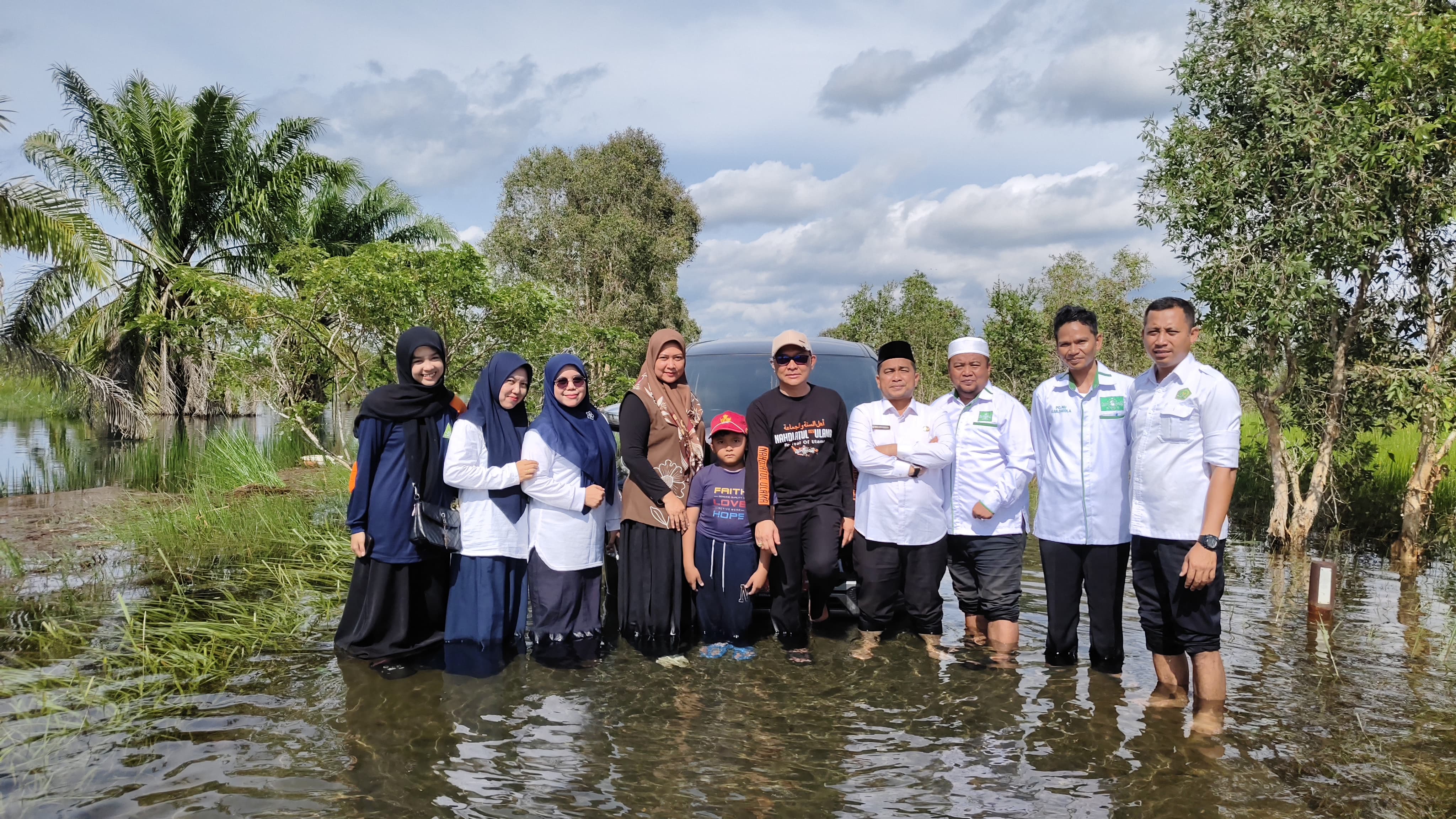 Banom NU Bersatu, NU Barito Kuala Salurkan Bantuan Banjir ke Desa Jejangkit