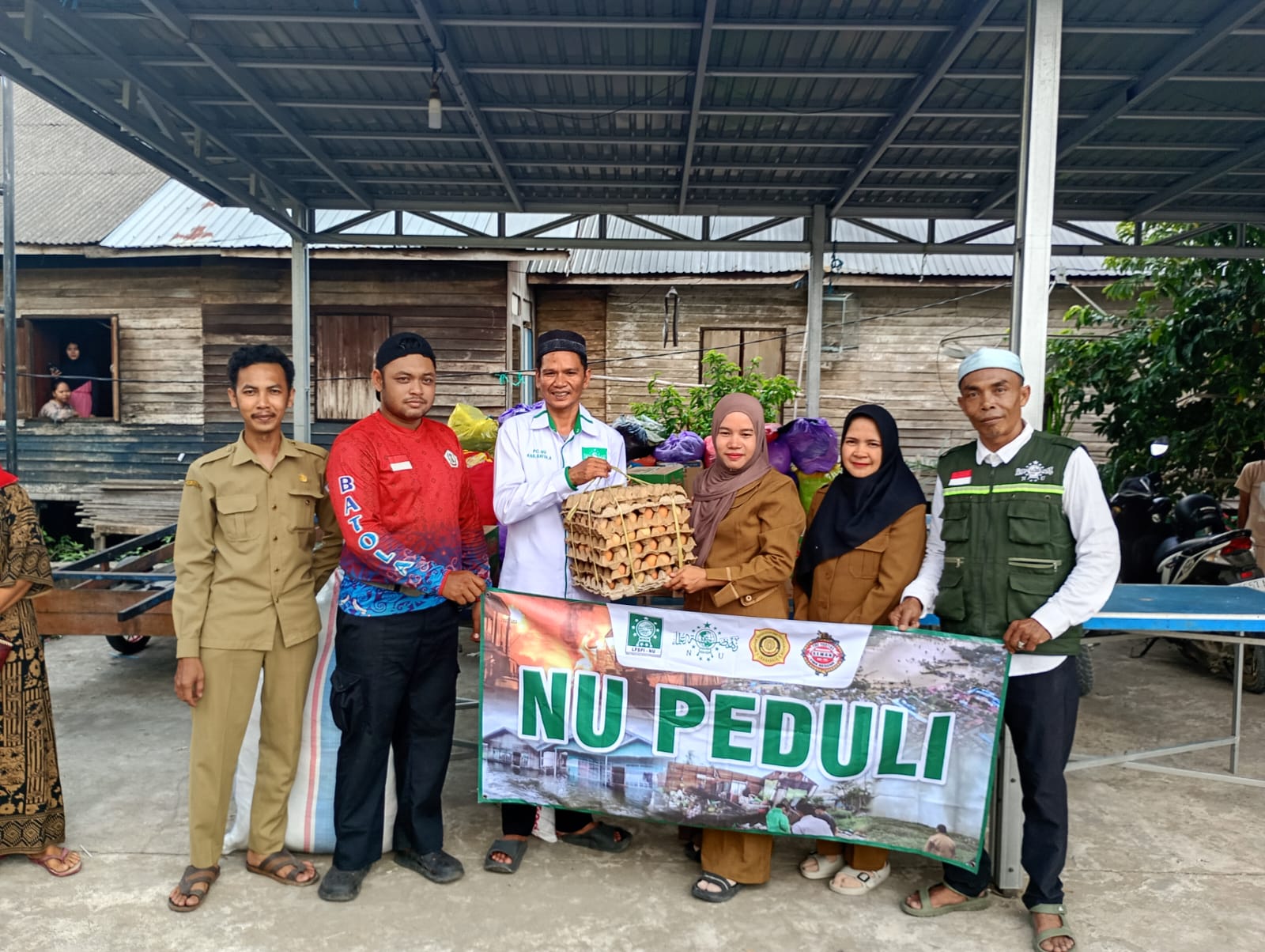 PCNU Barito Kuala Salurkan Bantuan Kemanusiaan untuk Korban Kebakaran di Kecamatan Tabukan
